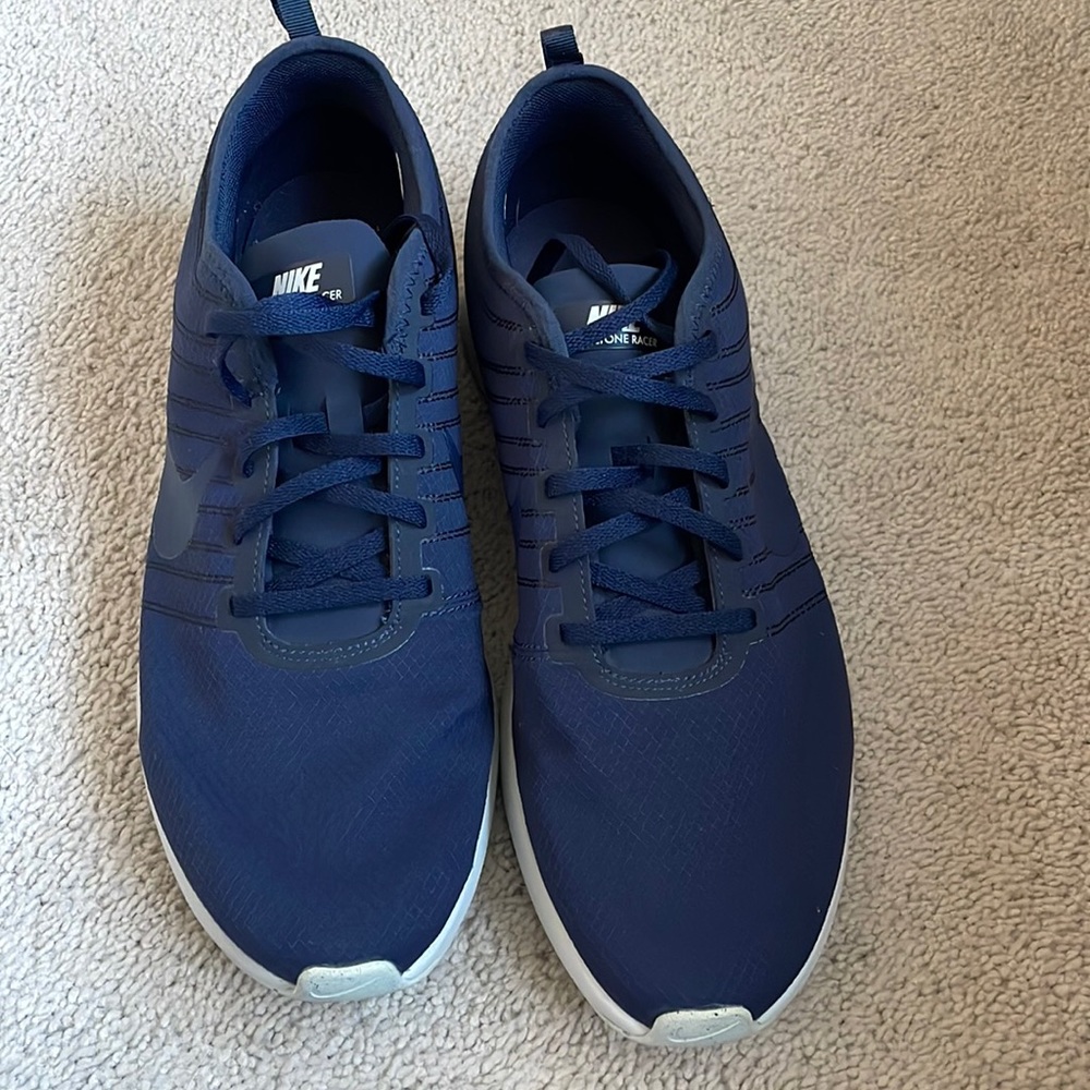 Mens dual tone racer Nike sneakers size 13
